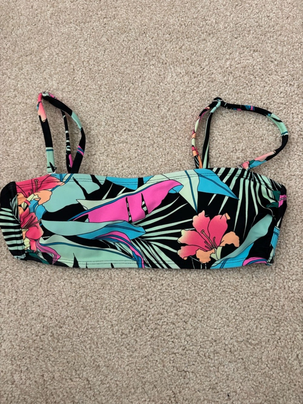 Juniors xhilaration floral bikini top size medium. Summer, beach, has pads